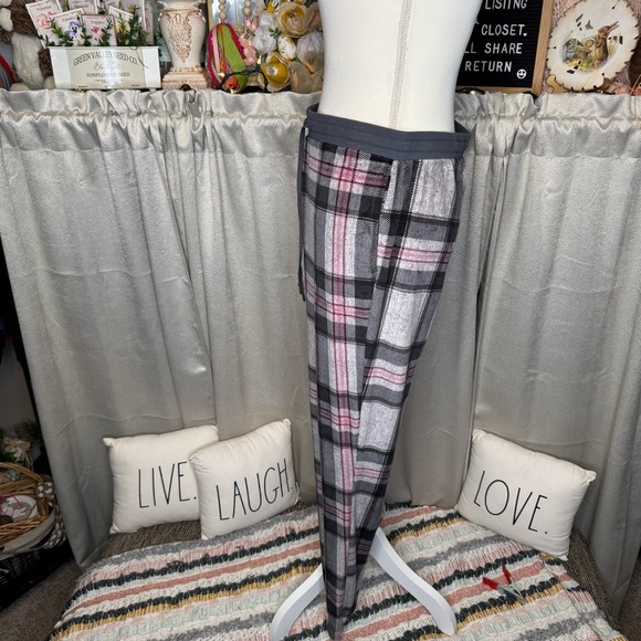 Secret Treasures Gray and Pink Pajama Pants Intimates Size Small - Medium - Picture 6 of 9